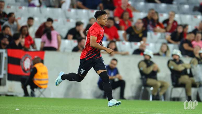 L&eacute;o Derik &eacute; condenado a 13 anos de pris&atilde;o &ndash;