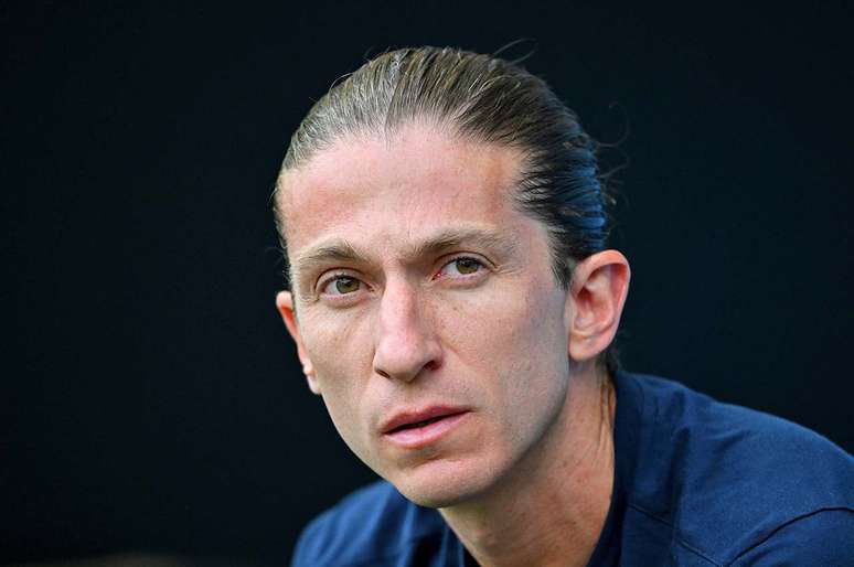 Filipe Lu&iacute;s tenta levar o Monaco a mais um ao triunfo, mas v&ecirc; o Coventry levar a melhor.