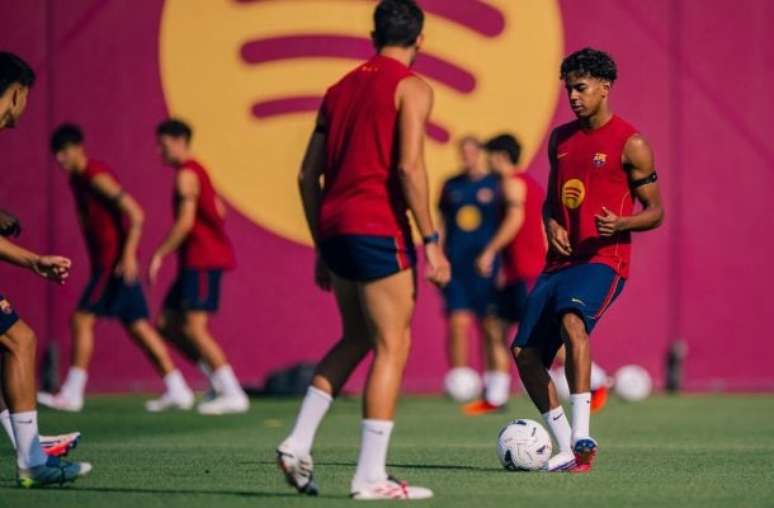Raphinha, do Barcelona, no amistoso contra o Nottingham Forest –