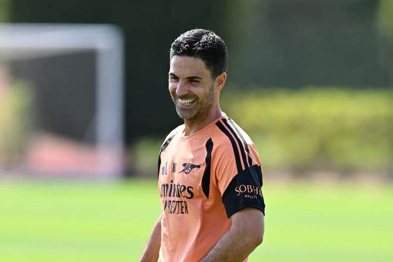 Arteta vai para sua s&eacute;tima temporada no comando do Arsenal &ndash;