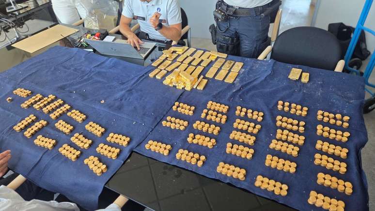 Os agentes transferiram o ouro para um local seguro
