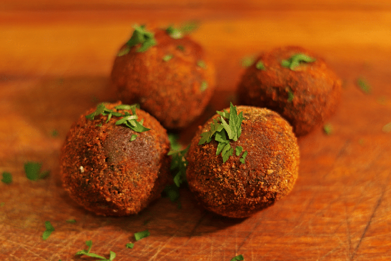 Bolinho de feijoada 