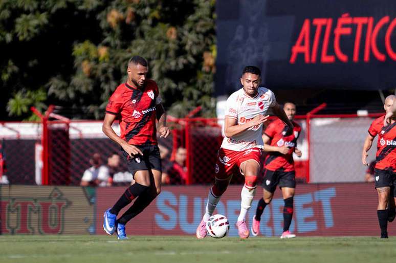 Vila Nova vence no Accioly &ndash;