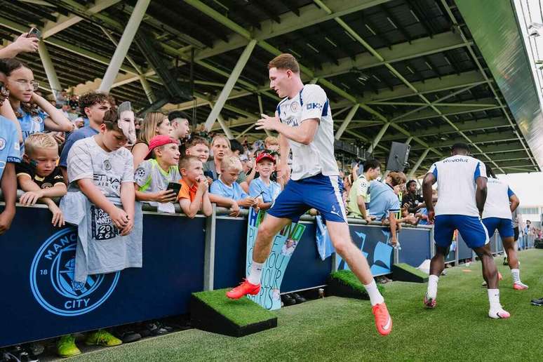 Elliot Anderson pode fazer sua estreia pelo Manchester City &ndash;