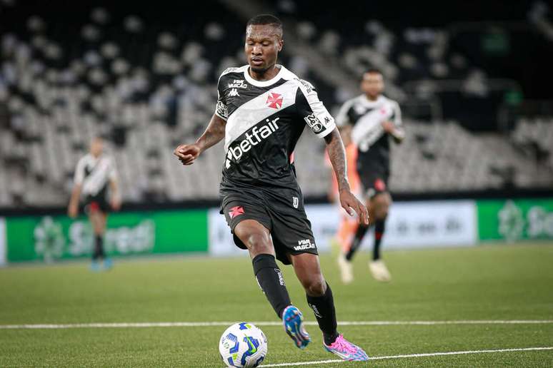 Angolano teve poucas oportunidades no Vasco &ndash;