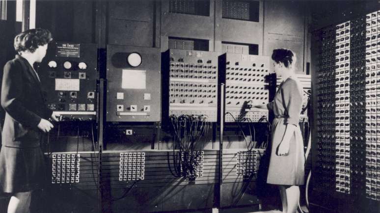 Batizado de Eniac &mdash; sigla de Electronic Numerical Integrator and Computer &mdash;, o primeiro computador foi criado por cientistas americanos na Universidade da Pensilv&acirc;nia
