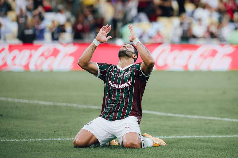 Hulk celebra seu primeiro gol em jogo oficial pela equipe tricolor no Maracan&atilde; &ndash;
