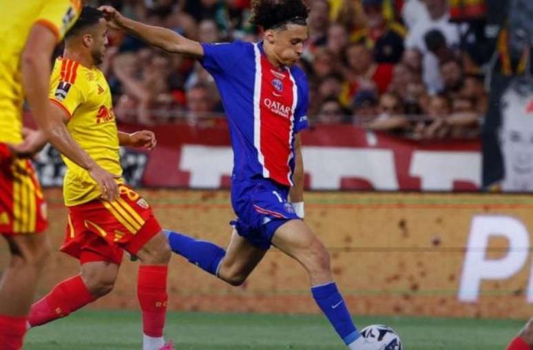 Divulga&ccedil;&atilde;o / PSG - Legenda: Lens contou com o apoio da torcida para conquistar em casa a Supercopa da Fran&ccedil;a