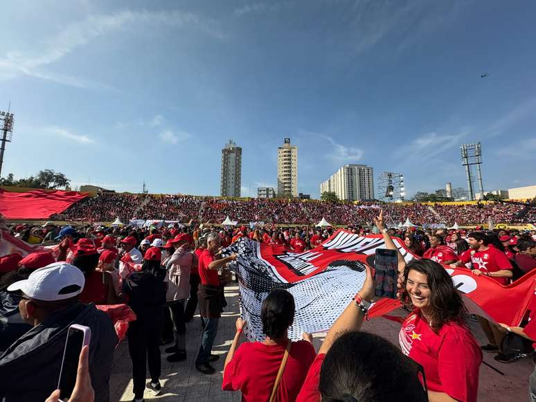 Apoiadores no lan&ccedil;amento da campanha de Lula