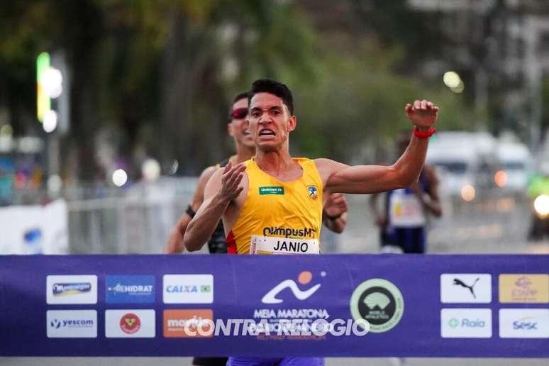 Janio vence os 5 km (Foto: Fernanda Paradizo)