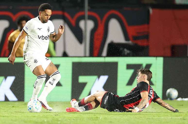 Botafogo reclamou muito da arbitragem diante do Vit&oacute;ria &ndash; Vitor Silva/Botafogo.