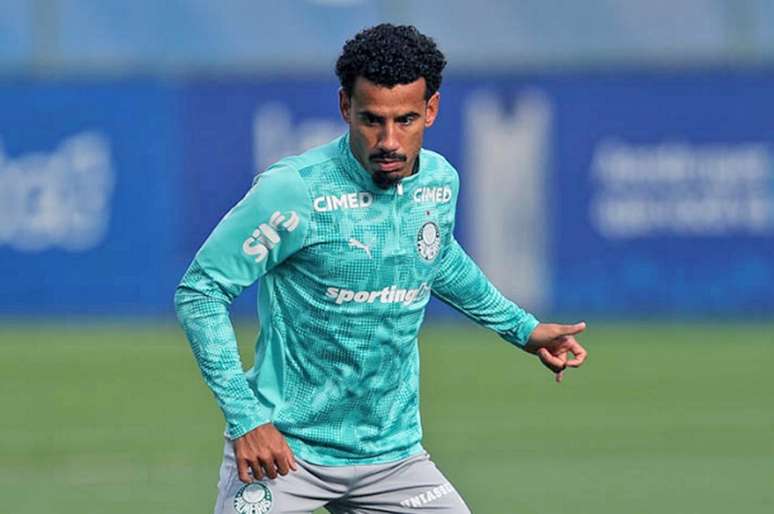 Lucas Evangelista pode ganhar vaga de Andreas Pereira no time do Palmeiras &ndash;