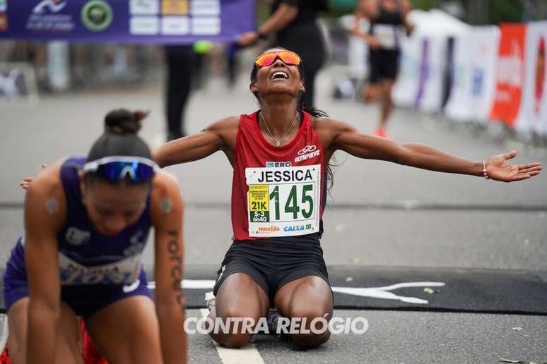 J&eacute;ssica foi terceira geral e campe&atilde; do Brasileiro de Corrida de Rua ((Foto: Fernanda Paradizo)