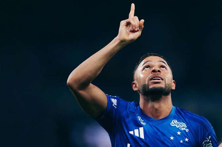 Wanderson comemora o gol da vit&oacute;ria &ndash;