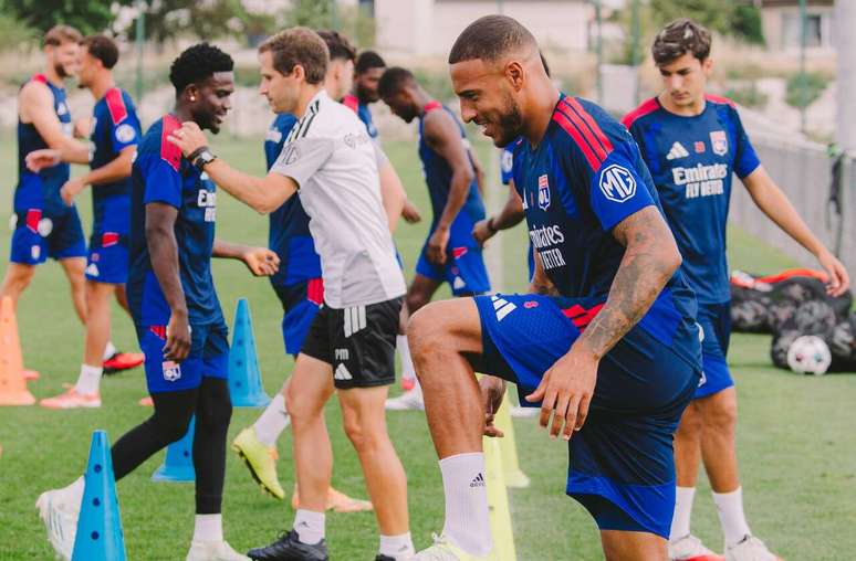 Atividade de prepara&ccedil;&atilde;o do Lyon antes dos playoffs da Champions &ndash;