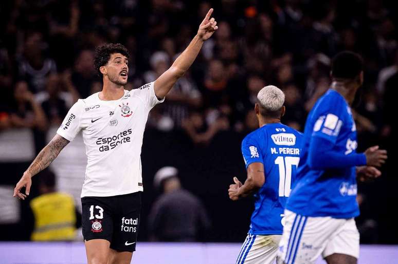 Gustavo Henrique chegou a empatar a partida mas n&atilde;o o Corinthians n&atilde;o conseguiu virar &ndash;