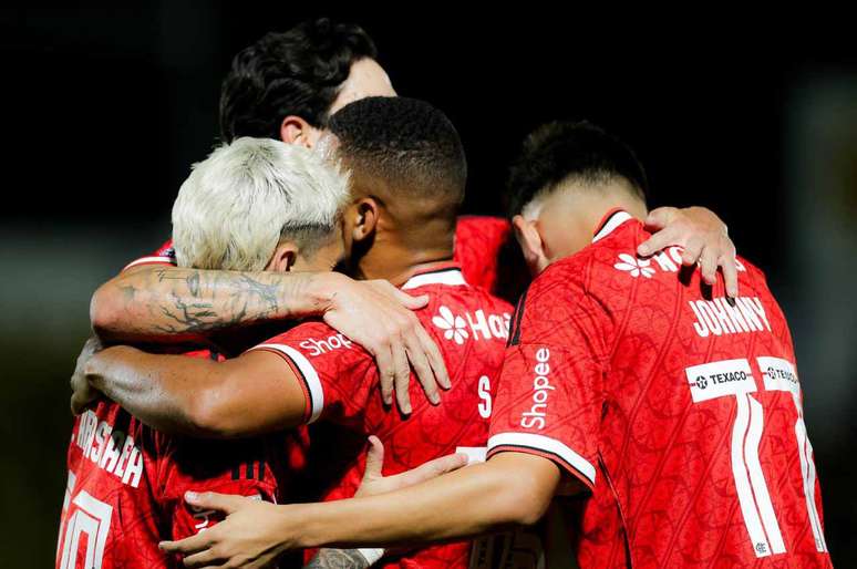 Uni&atilde;o: Flamengo d&aacute; novos passos para alcan&ccedil;ar l&iacute;der Palmeiras no Brasileir&atilde;o &ndash;