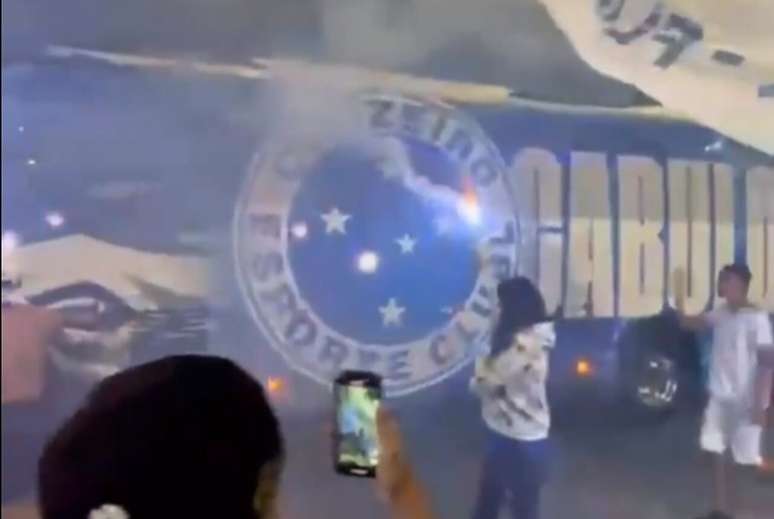 Jogadores ganham apoio da torcida &ndash;