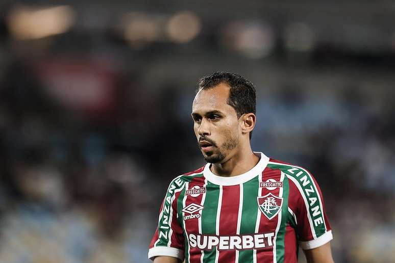 Santos tem interesse no meia Lima, ex-Fluminense &ndash;