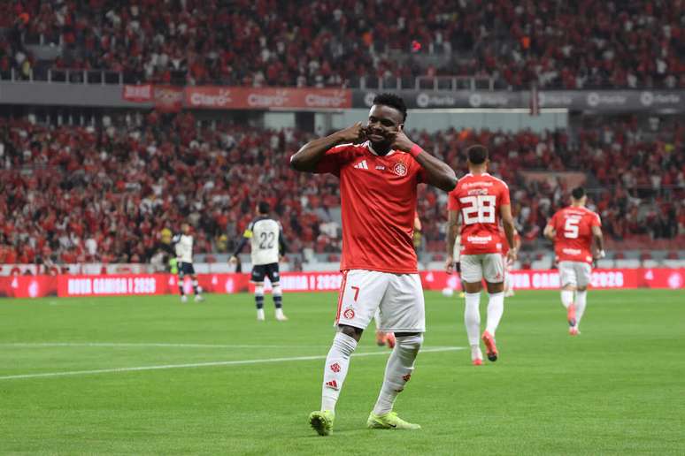 Carbonero marcou o gol do Internacional aos tr&ecirc;s minutos &ndash;
