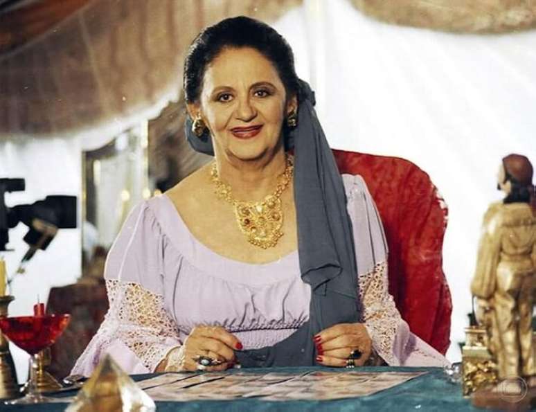 Em 'Explode Cora&ccedil;&atilde;o' Laura Cardoso interpretou a cigana Soraya, a carism&aacute;tica e forte matriarca de uma fam&iacute;lia cigana