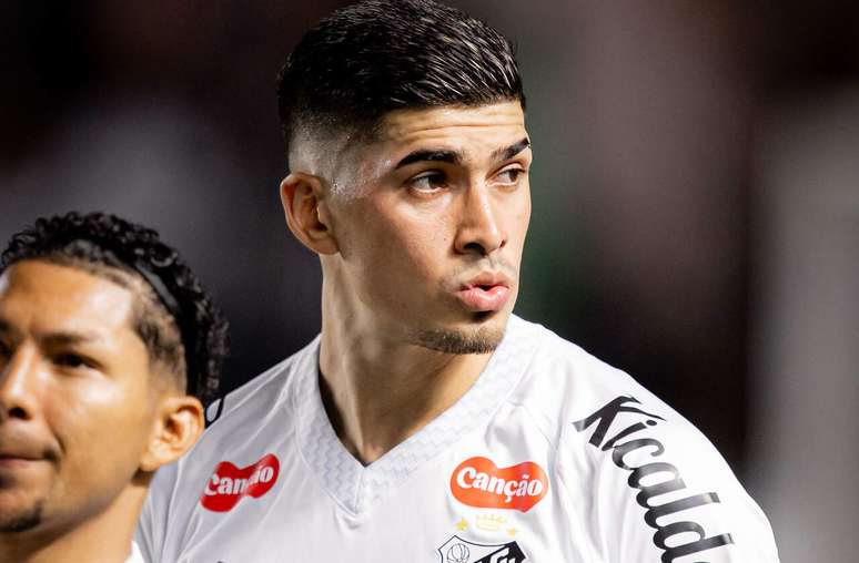 Santos vende Adonis Fr&iacute;as para o Atlas, do M&eacute;xico &ndash;