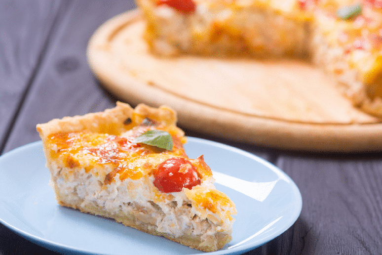 Quiche de frango com cogumelo e queijo cottage 