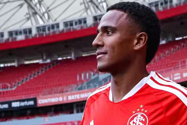 Clube corre para regularizar refor&ccedil;o antes do duelo com o Atl&eacute;tico &ndash;