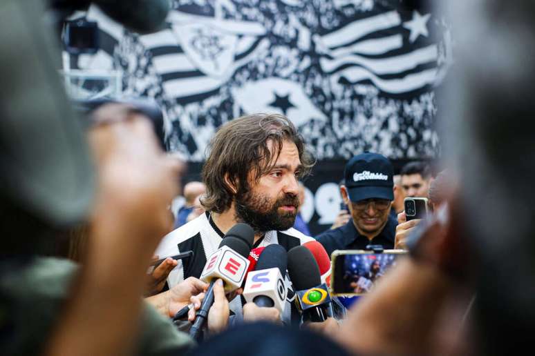 Magalh&atilde;es est&aacute; &agrave; frente do social do Botafogo, que ficar&aacute; com 10% da SAF &ndash;