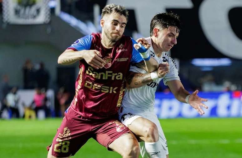 Santos venceu o Macar&aacute; por 2 a 1, na Vila Belmiro, no jogo de ida &ndash;