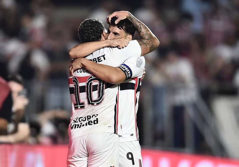 Luciano e Calleri celebram classifica&ccedil;&atilde;o do S&atilde;o Paulo na Sul-Americana &ndash;