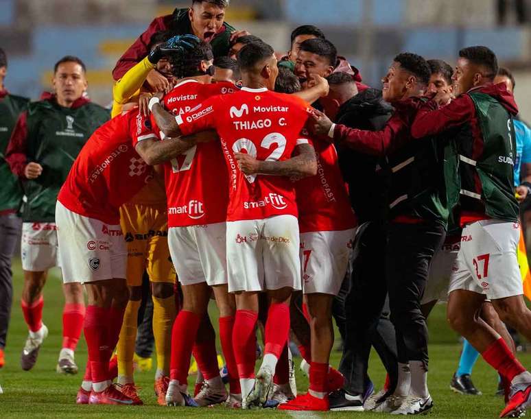 Cienciano massacrou o Botafogo na ida &ndash;