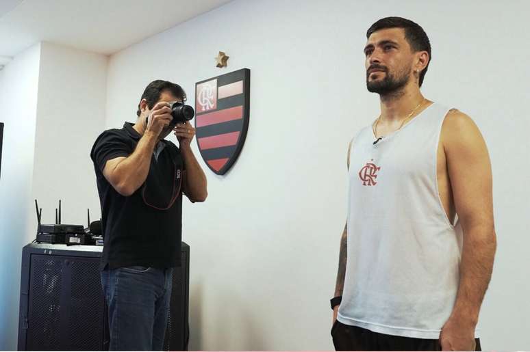 Camisa 10 ganhar&aacute; um busto na G&aacute;vea &ndash;