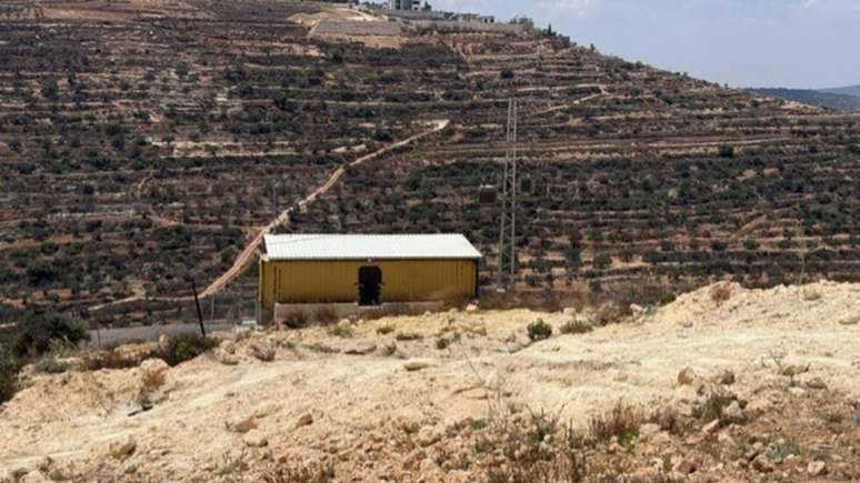O cerco &agrave;s fam&iacute;lias palestinas em Qusra j&aacute; dura 10 dias.