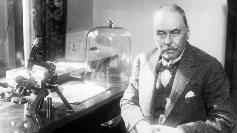 Ronald Ross ganhou o Pr&ecirc;mio Nobel de Medicina por sua descoberta sobre a transmiss&atilde;o da mal&aacute;ria