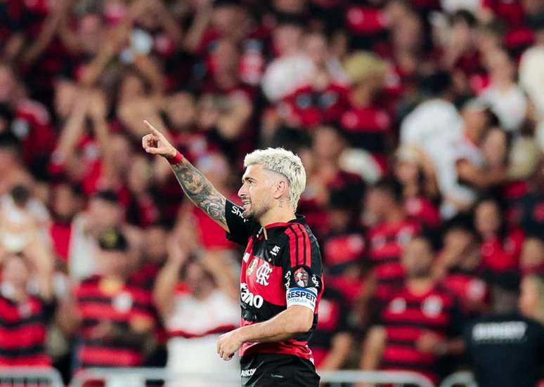 Arrascaeta marcou um gola&ccedil;o ap&oacute;s tabela linda com Pedro &ndash;