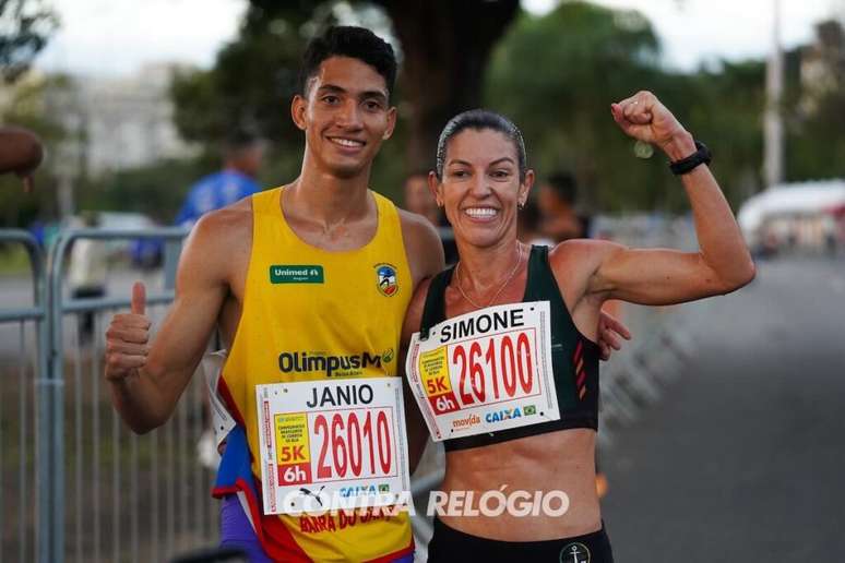 J&acirc;nio e Simone venceram os 5 km no Rio (Foto: Fernanda Paradizo)
