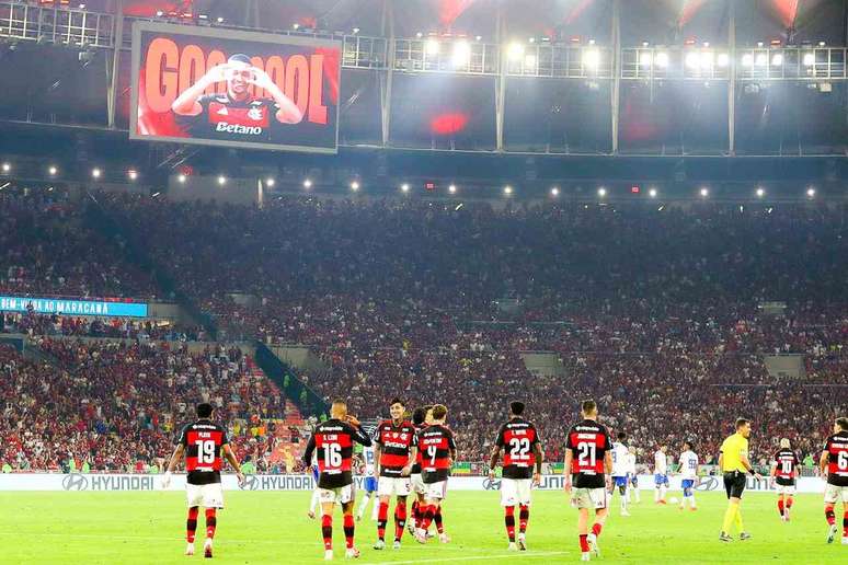 T&eacute;cnico do Flamengo enalteceu o apoio dos mais de 70 mil rubro-negros &ndash;