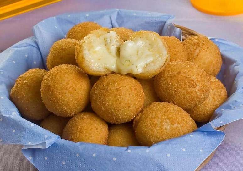 Bolinha de queijo de liquidificador &ndash; Foto: Marcelo Breyne