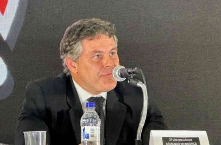 Armando Mendon&ccedil;a, vice-presidente do Corinthians &ndash;