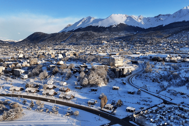 Ushuaia oferece atra&ccedil;&otilde;es naturais e passeios tur&iacute;sticos que ganham novos cen&aacute;rios durante os meses de inverno 