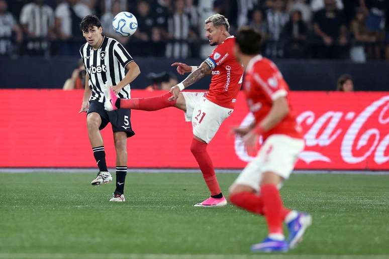 Dono da melhor campanha na fase de grupos, Botafogo cai nas oitavas da Sula &ndash;