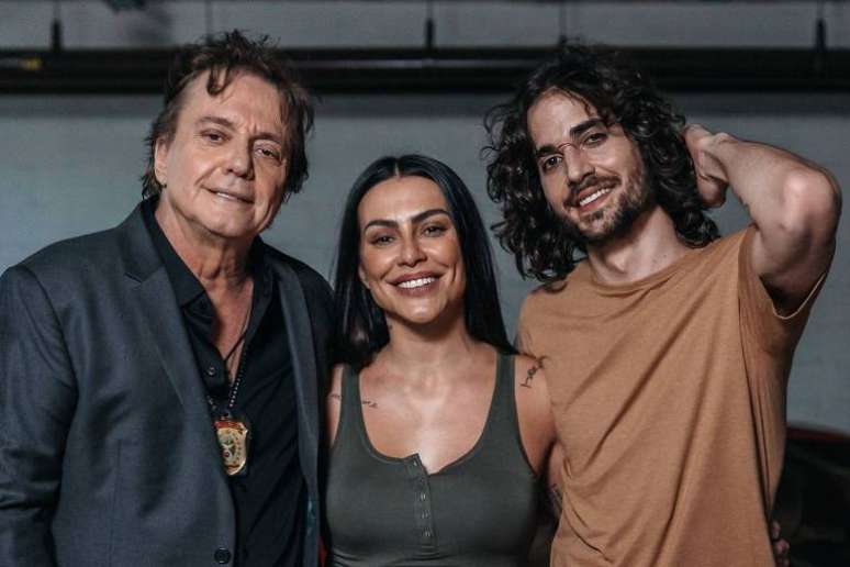 F&aacute;bio Jr. posa com os filhos, Cleo e Fiuk
