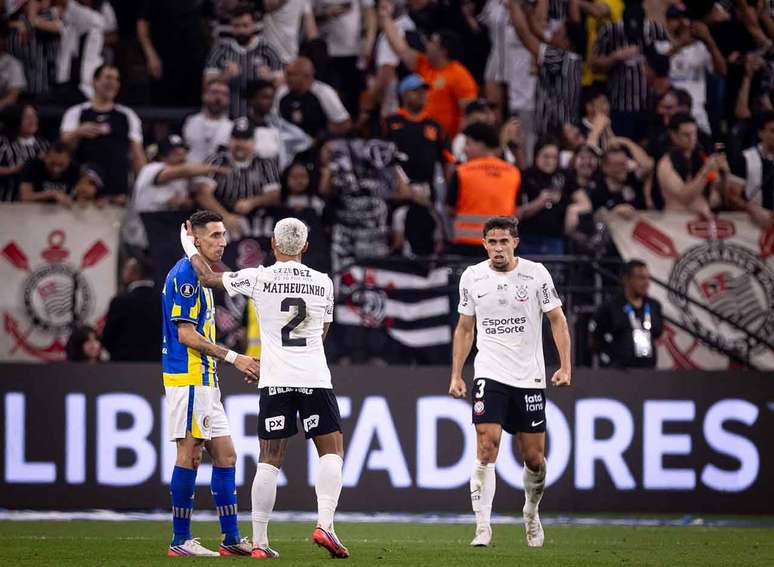 Corinthians fatura bolada com classifica&ccedil;&atilde;o na Libertadores &ndash;