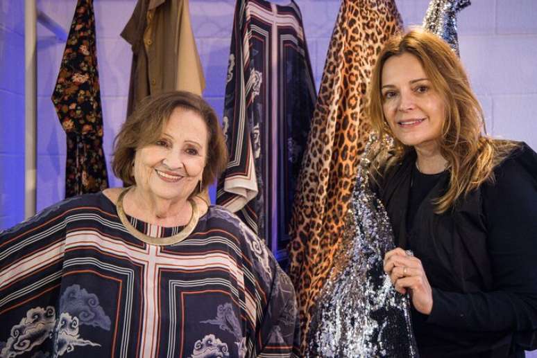 Dona D&eacute;a (esq) e Renata Borges nos bastidores do espet&aacute;culo 'Meu Filho &Eacute; Um Musical', que homenageia Paulo Gustavo e estreia nesta quinta, 20, em S&atilde;o Paulo