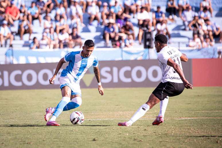 Duelo no primeiro turno ficou no 0 a 0 &ndash;
