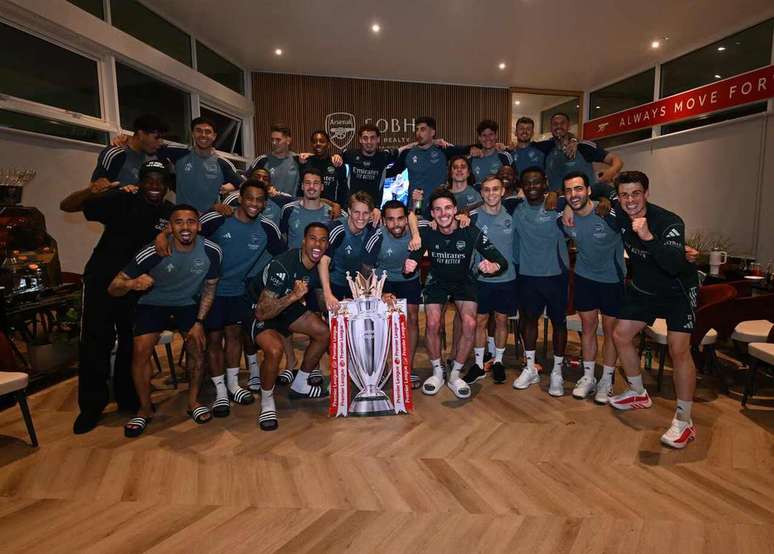 Arsenal refor&ccedil;ou elenco para lutar pelo bicampeonato ingl&ecirc;s &ndash;