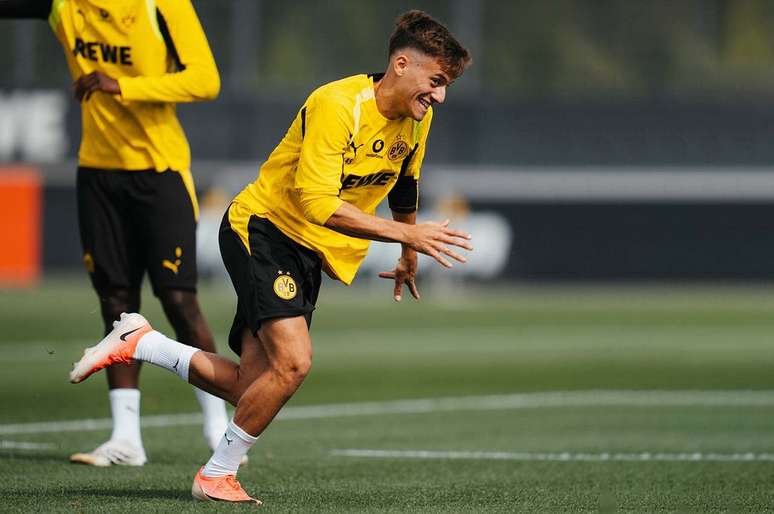 Atividade de prepara&ccedil;&atilde;o do Dortmund antes da final da Supercopa da Alemanha &ndash;