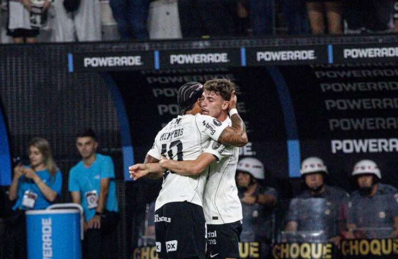 Memphis e Bidon foram os nomes da vit&oacute;ria do Corinthians.