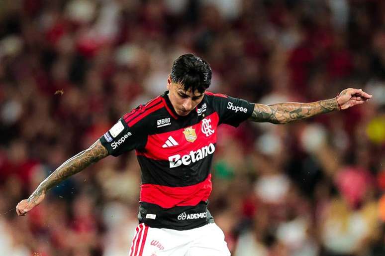 Pulgar se aproxima de acerto &ndash;